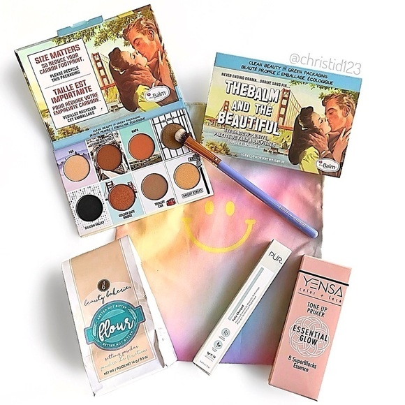 Makeup Bundle - Picture 1 of 8
